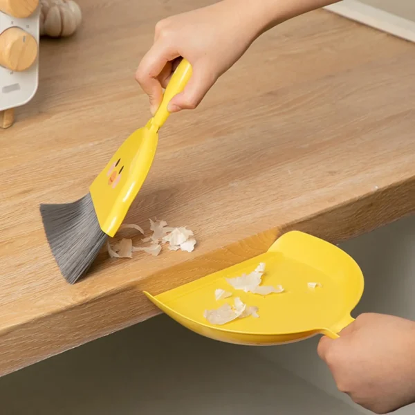 Se7edf3c75d4043f997ef71915503f1fas.webp 1pc Dust Pan and Brush Set,Cute Little Yellow Hand Mini Broom and Dustpan Set for Tabletop Debris,Keyboards&Clean Pet Cages